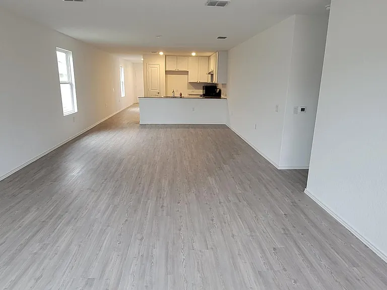 10010 Ana Hts — Photo 18