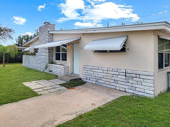 2nd image of 216 E Arbor Avenue