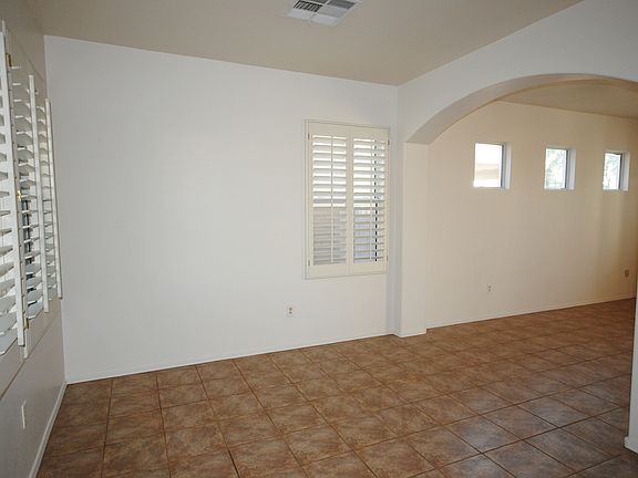 3LIVING ROOM_05242014