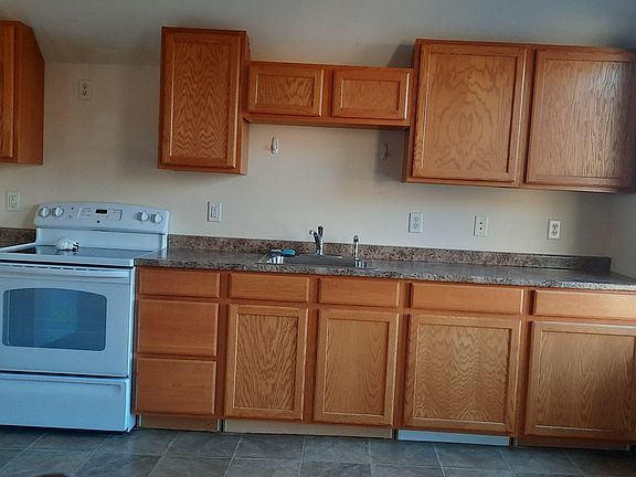 2nd image of 184 Windham Rd APT 3