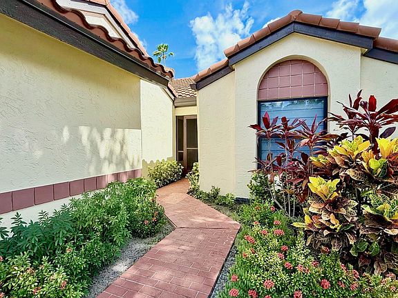 4th image of 5908 Sunswept Lane #B