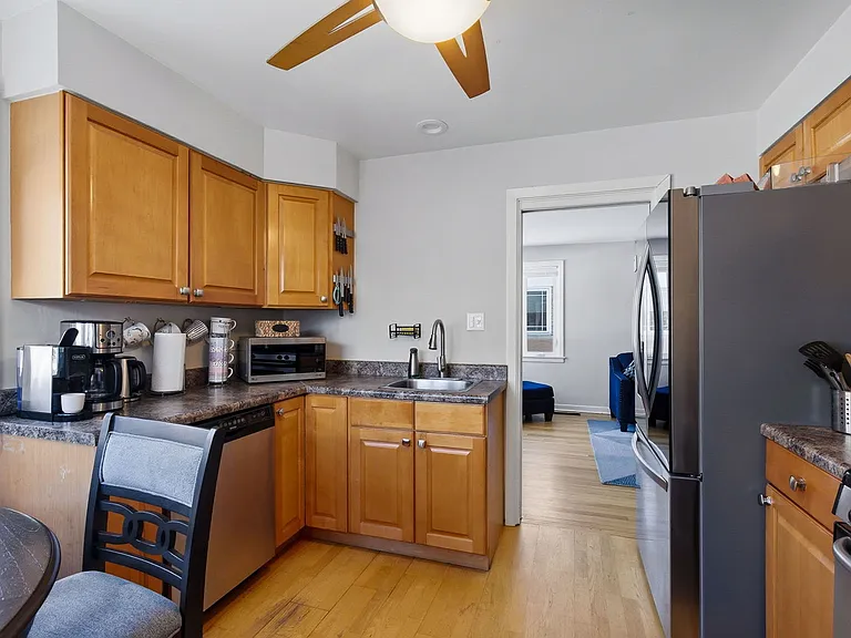 1512 Mulford St — Photo 3