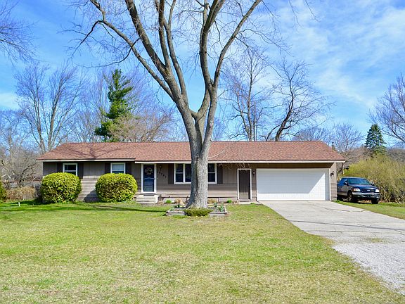 3rd image of 14741 Venessa Ave