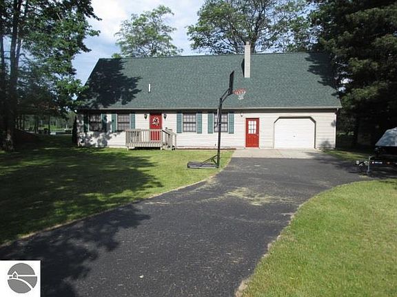 2nd image of 3380 S Ogemaw Trl
