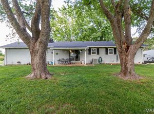 1515 Rader Dr, Lebanon, MO 65536