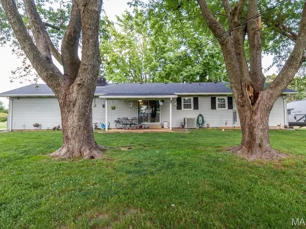 1515 Rader Dr, Lebanon, MO 65536