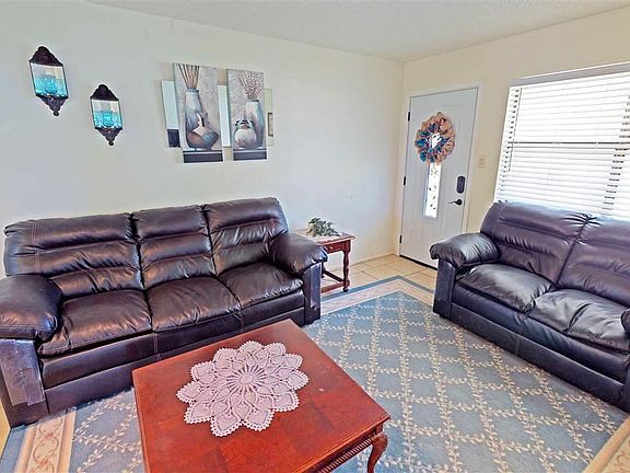5th image of 701 W Sockwell St