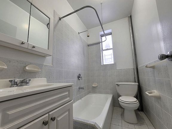 3rd image of 601 W 175th St APT 3D