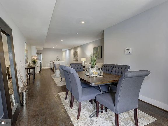 3rd image of 223 17th St SE #1