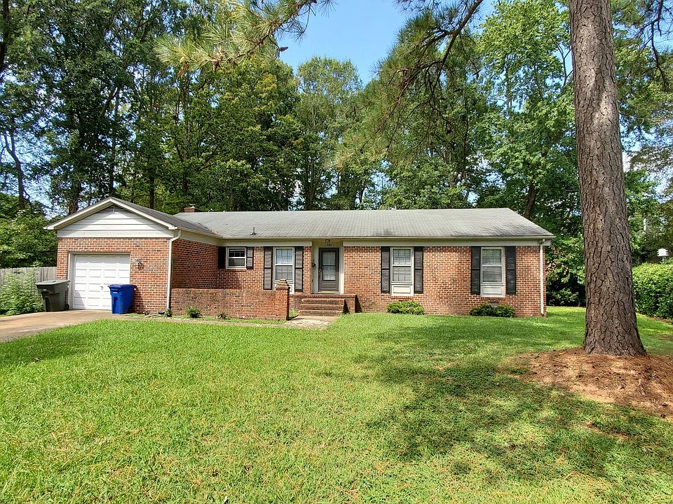 1st image of 590 Falmouth Cir