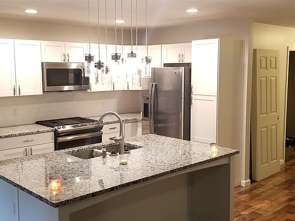 4th image of 52666 Brandel Ave