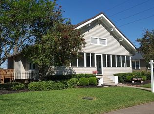 210 Brooks St, Sugar Land, TX 77478