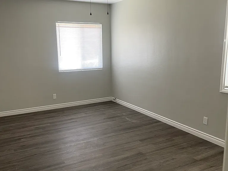 425 W Cherry St — Photo 7