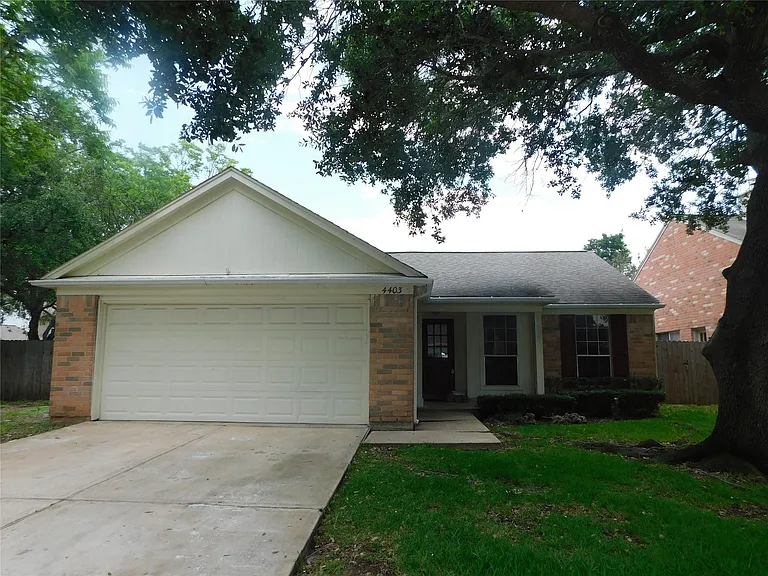 4403 Alamo Ave — Photo 2