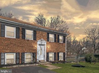 412 Harding Ct, Sterling, VA 20164