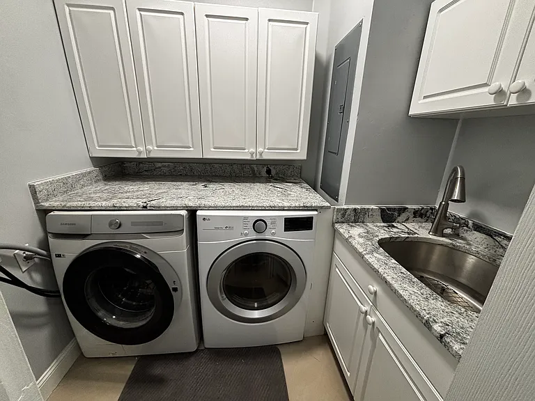 11869 Bayport Ln — Photo 16