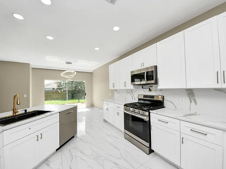 11027 Dellrose Crossing Dr — Photo 15
