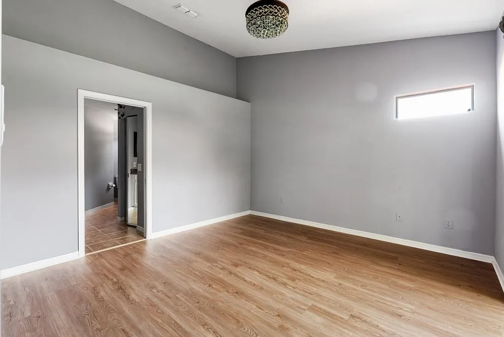 5336 Edgewater Way — Photo 2