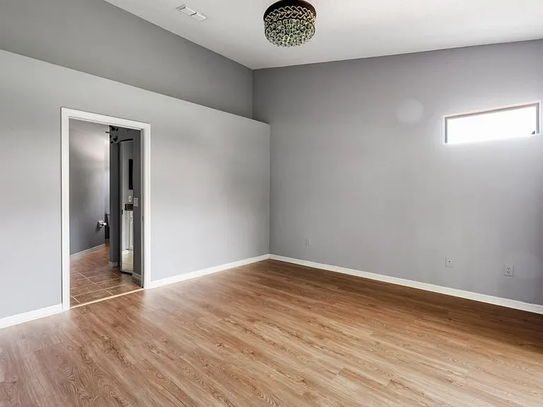 5336 Edgewater Way — Photo 2