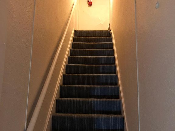 3rd image of 1741 N Farwell Ave #3