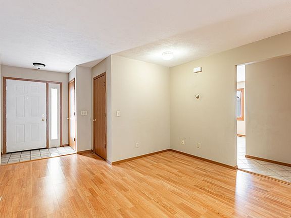 2nd image of 6608-6610 Sawgrass Dr