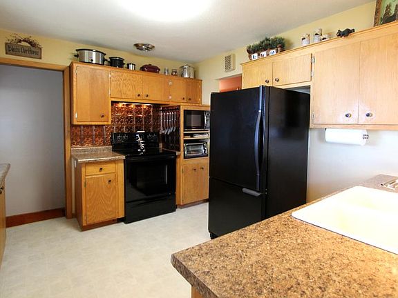 2nd image of 13359 Maplewood Dr