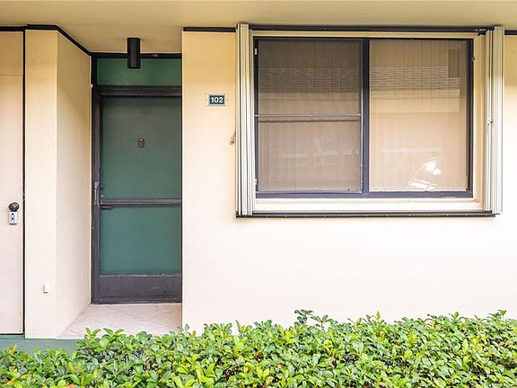 4th image of 1845 Tarpon Ln APT 102