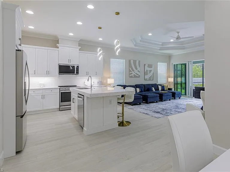 8909 Yucatan Ct — Photo 9