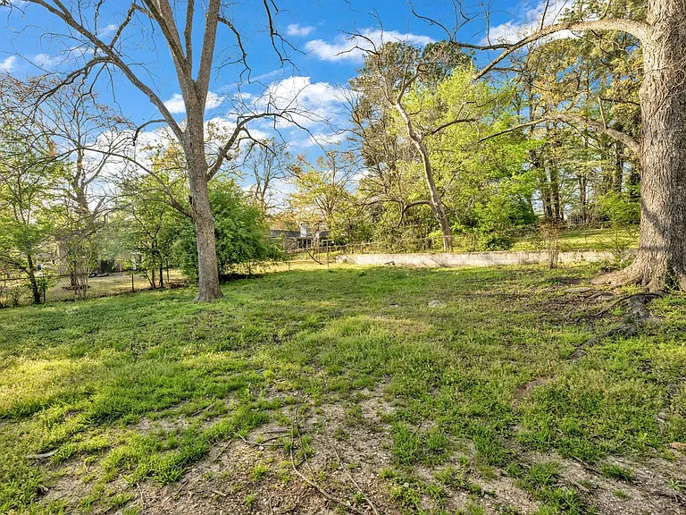 1112 Violet Dr — Photo 29