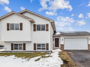 522 Horseshoe Ln, Braham, MN 55006