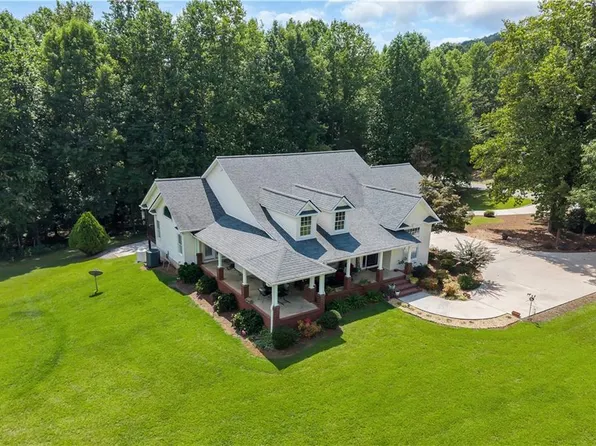 270 Hidden Meadows Rd, Cleveland, GA 30528