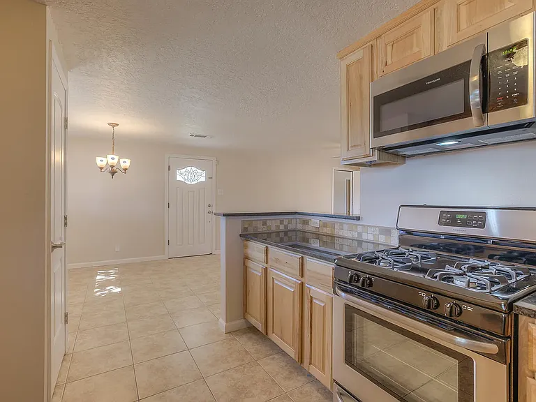 10413 Mountain Rd NE — Photo 4