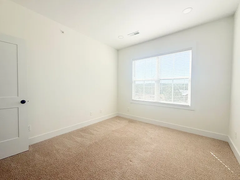 1389 Meridian St — Photo 32