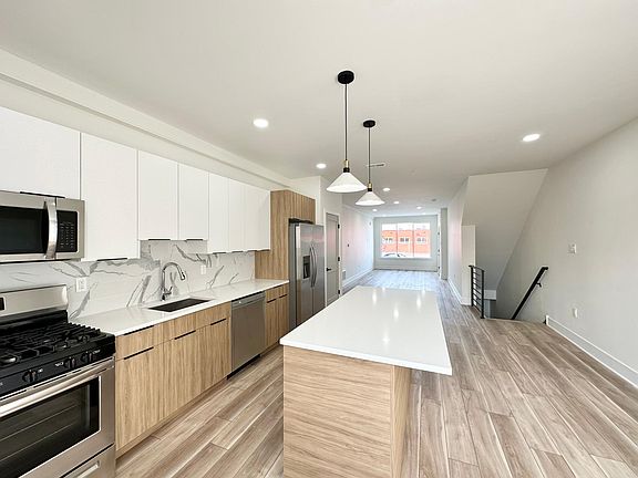 4th image of 2500 E Tioga St #1A