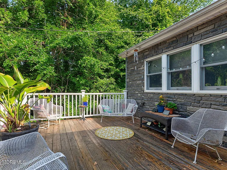117 McDermott Rd — Photo 2