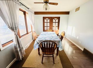 2404 Pearsall Pkwy, Waukegan, IL 60085