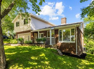 7 Benview Dr, Dartmouth, NS B2Y 1W4