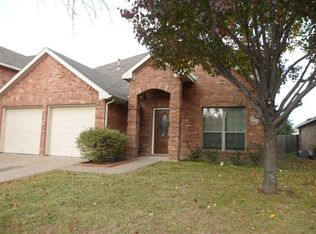 2876 Westover Dr, Grand Prairie, TX 75052