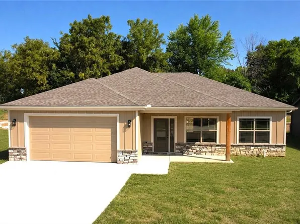 1322 Kristie Cir, Excelsior Springs, MO 64024
