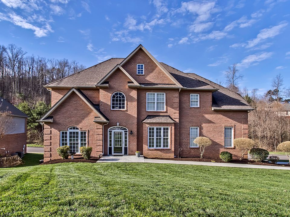 1st image of 1939 Cascade Falls Ln