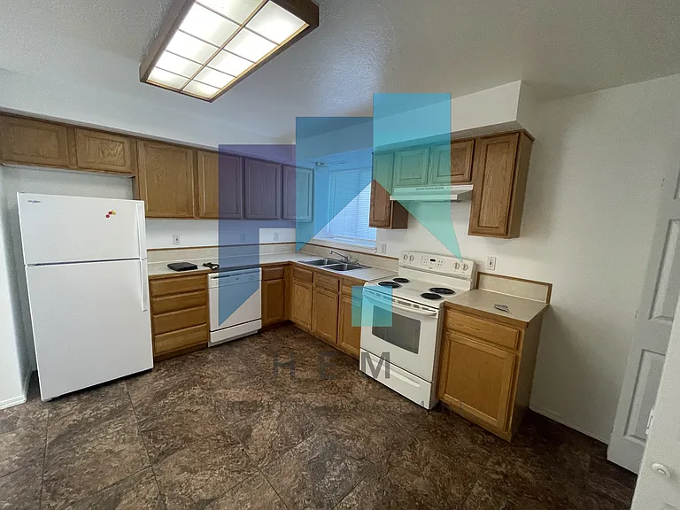 555 Opal St #1 — Photo 3