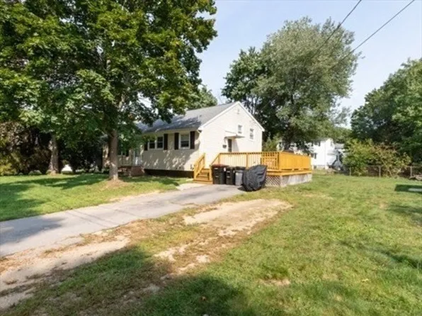 15 Washburn St, Brockton, MA 02301
