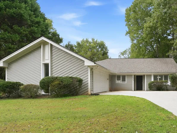 4392 Hardwood Cir SW, Lilburn, GA 30047