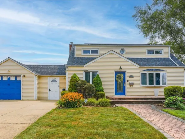 1145 Hook Creek Boulevard, Valley Stream, NY 11580