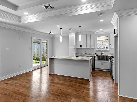 2nd image of 1717 Highland Ave