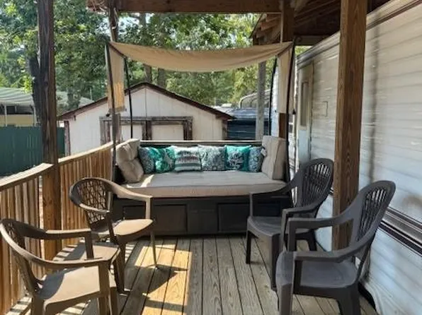 12 Androscoggin Way, Bracey, VA 23919