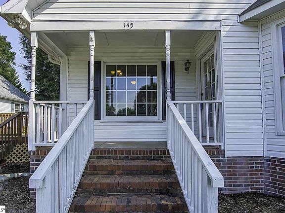 3rd image of 145 Oak Valley Dr