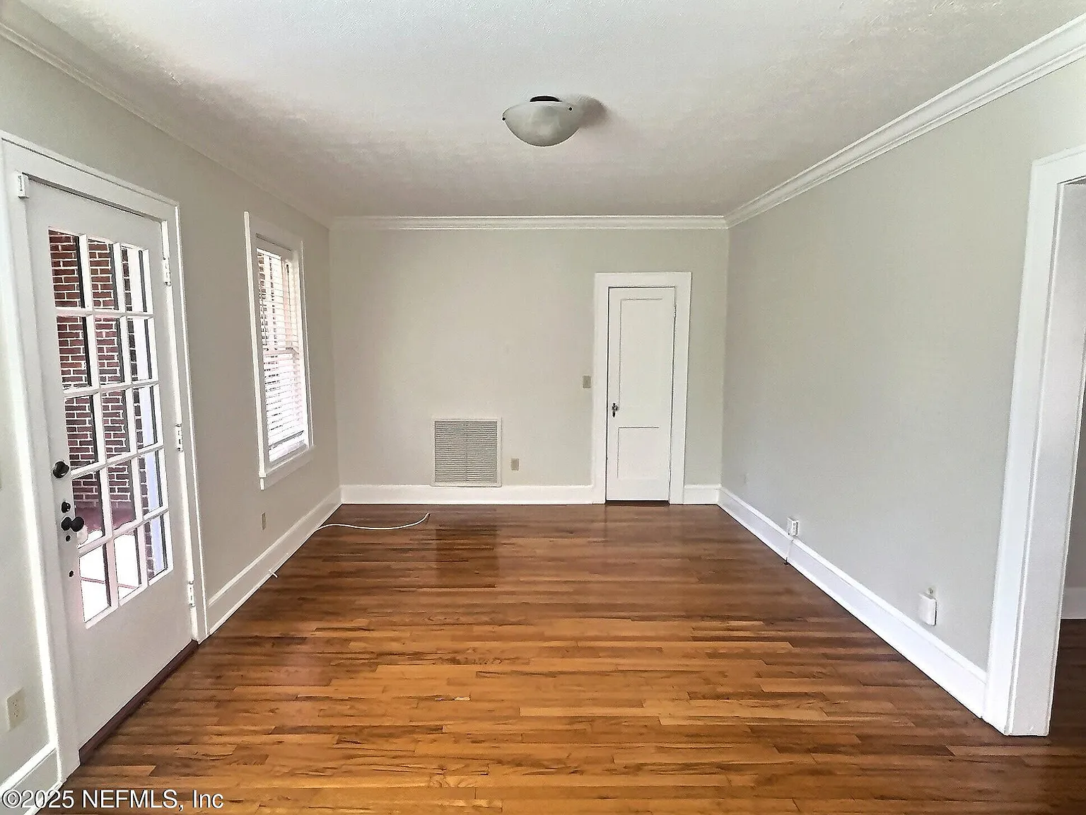 2 bed, 1.5 bath, 1180 sqft, $1,625 — Photo 4