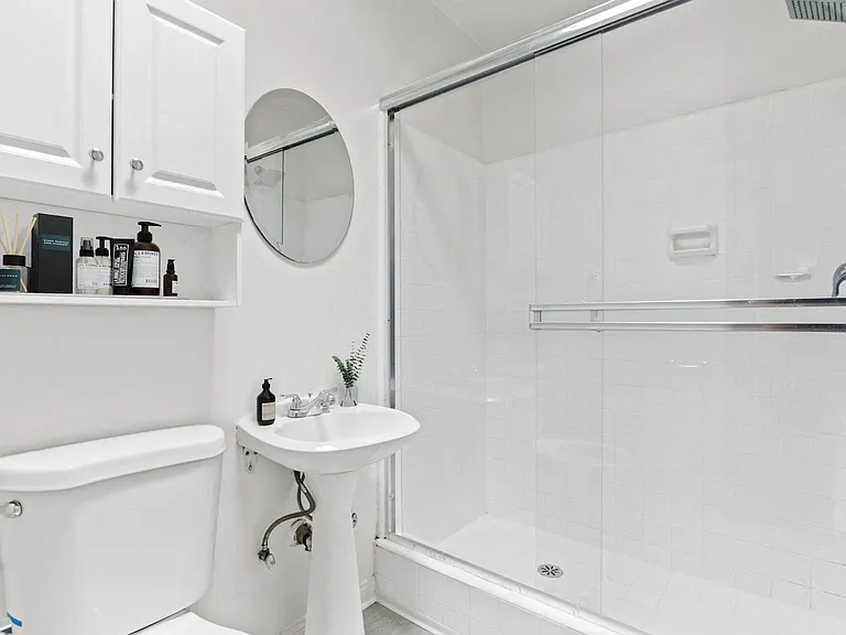 113 N Gale Dr — Photo 9
