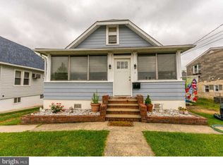 8 W Crestwood Ave, Somerdale, NJ 08083